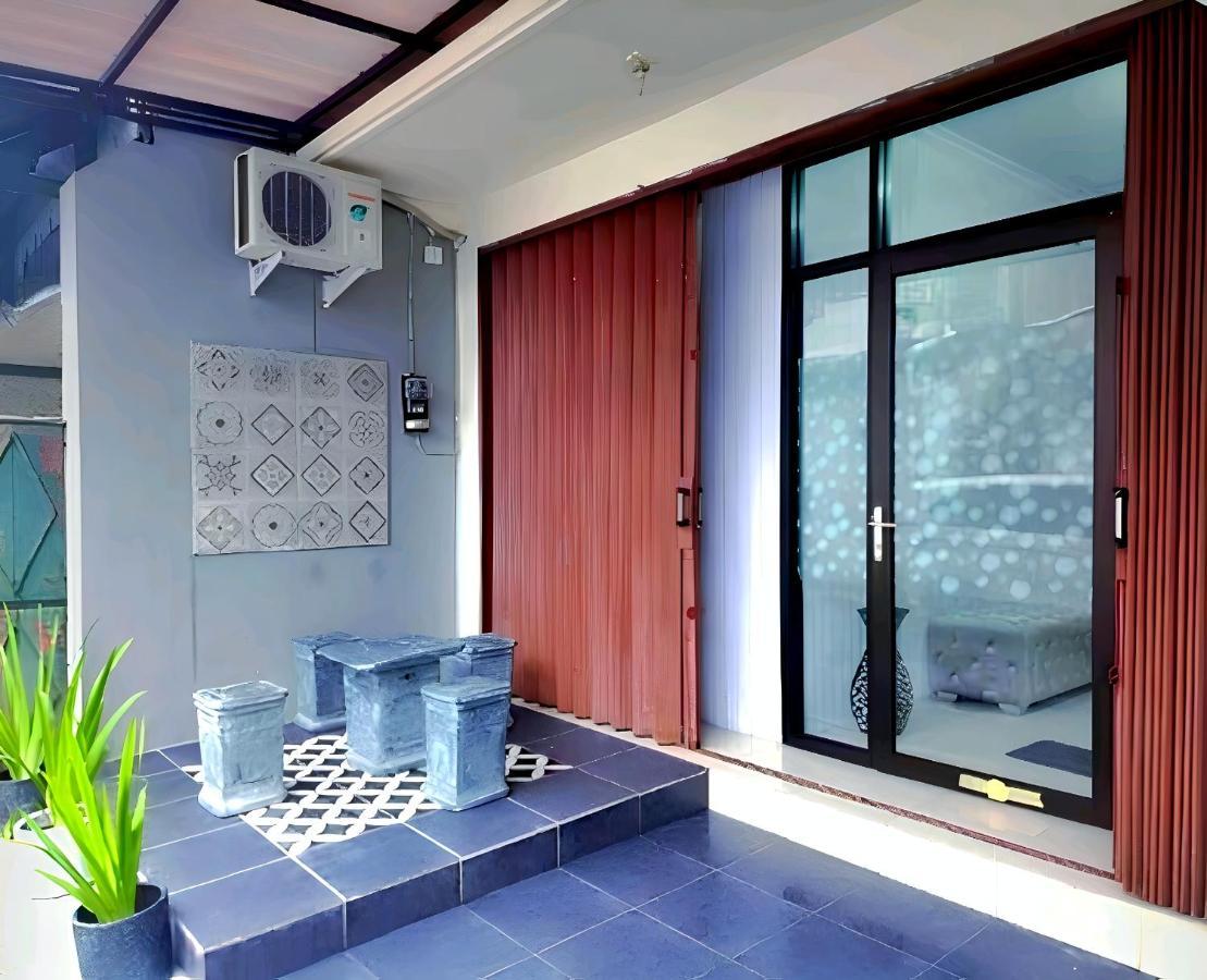 De Patuk Homestay 요그야카르타 외부 사진
